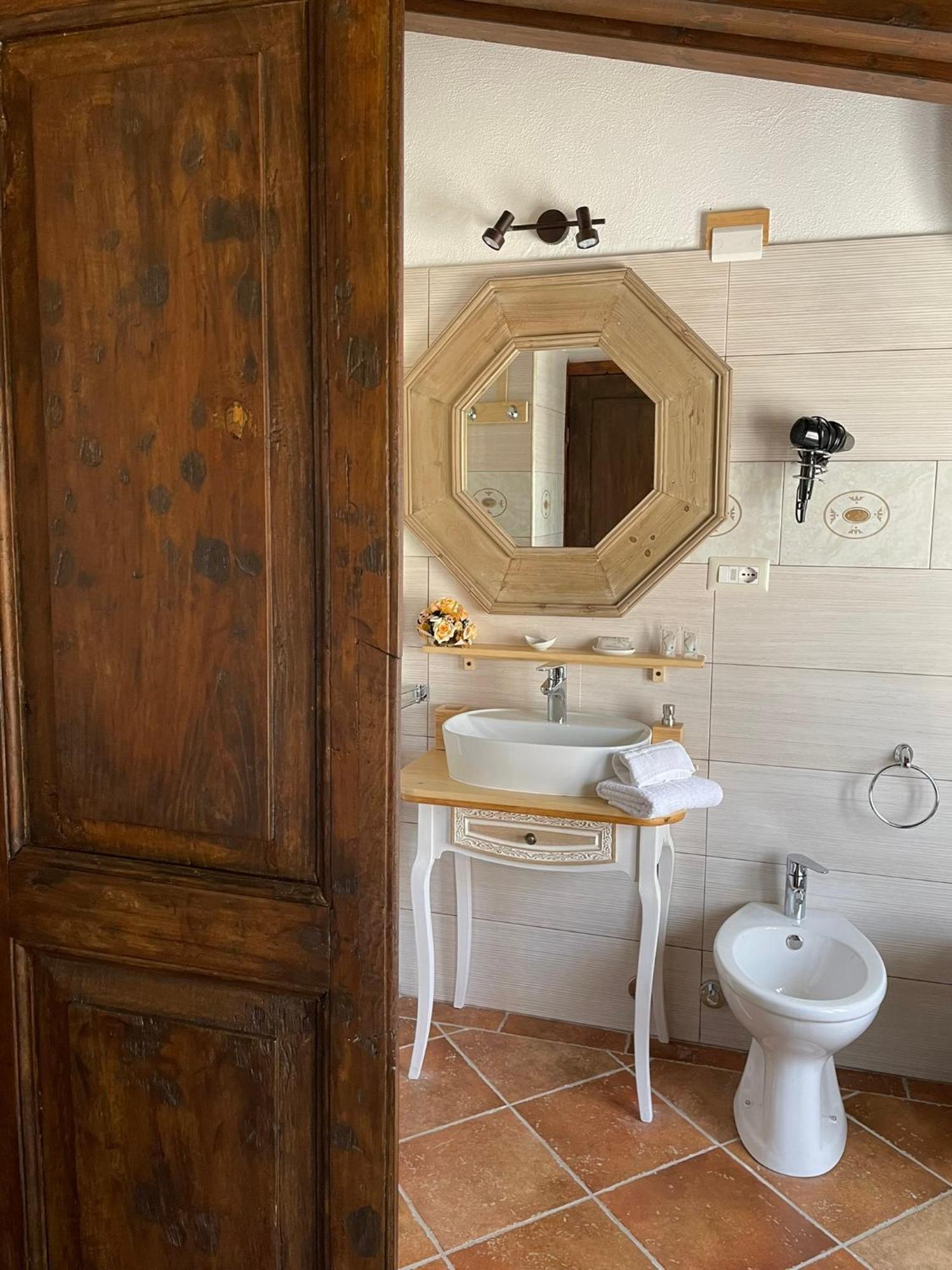 Borgo Patierno Guest House Conca della Campania Rom bilde