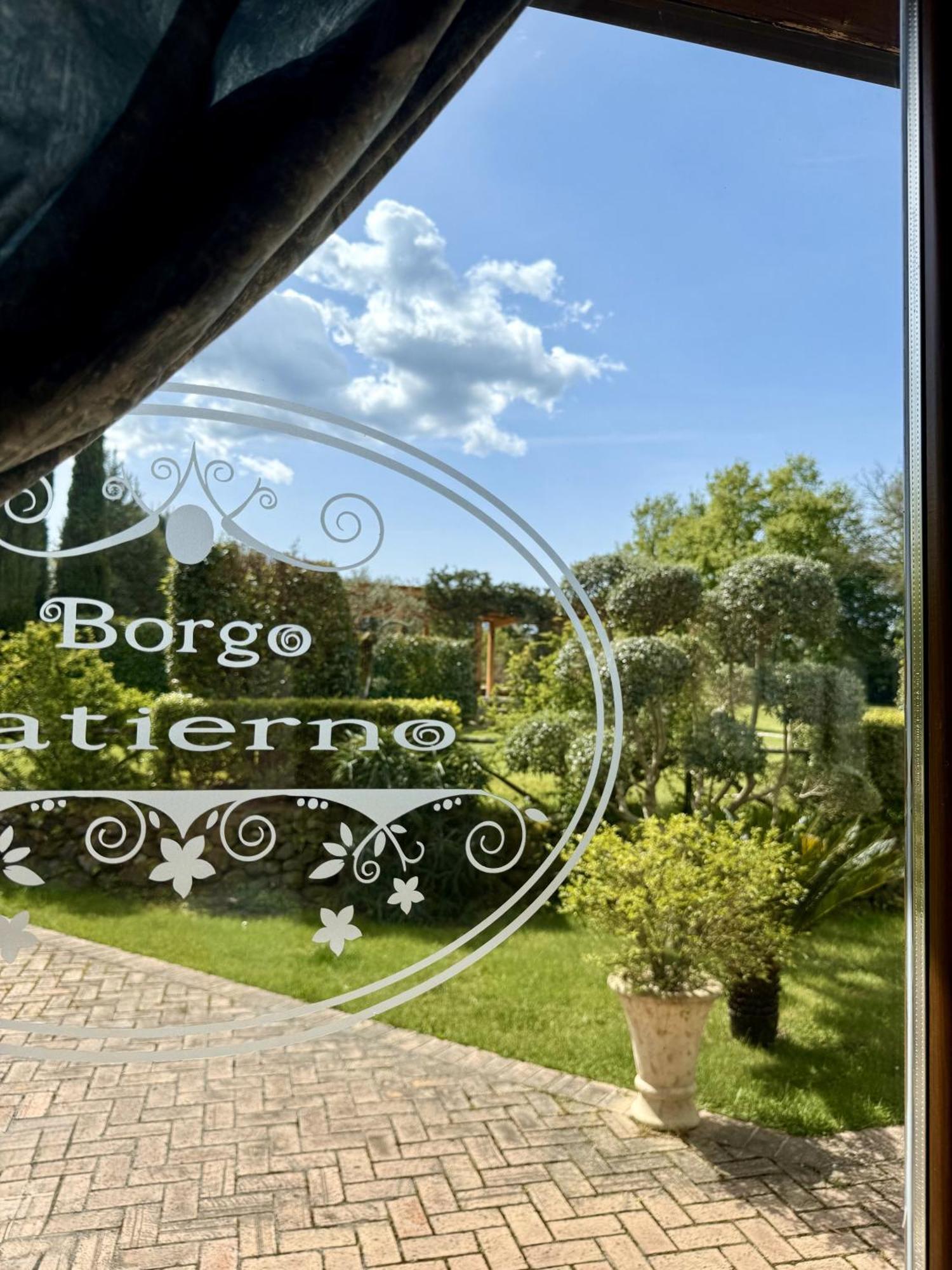 Borgo Patierno Guest House Conca della Campania Eksteriør bilde